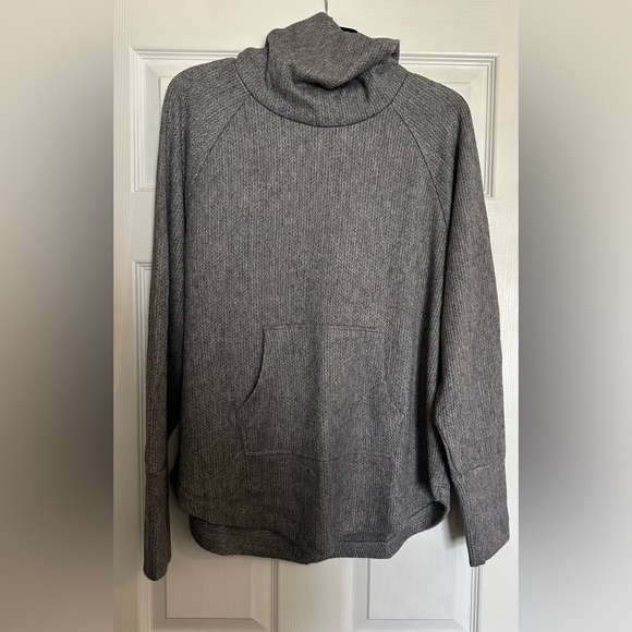 NWT Women’s Bobi Los Angeles Gray Funnel Neck Raglan w/Pocket Sweater - Picture 4 of 6